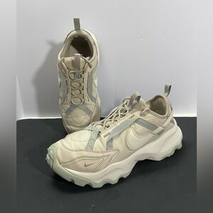 Nike Shoes Women 9.5 DD9682-102 Running Light Orewood Taupe Sneakers Trainers